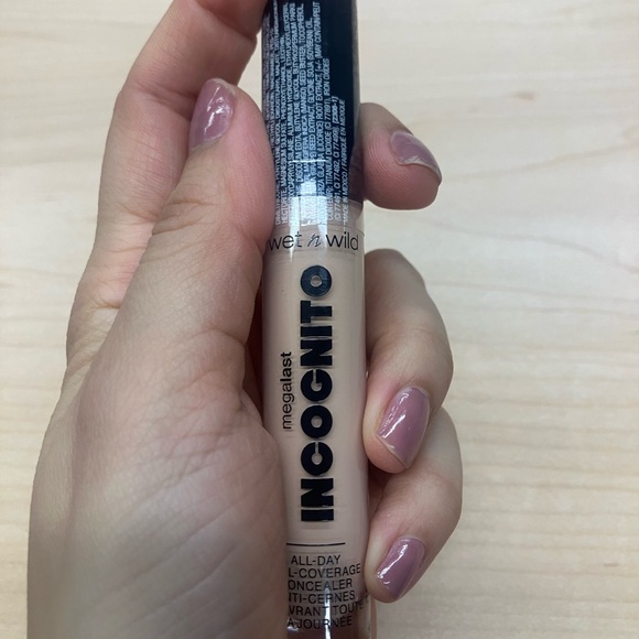 Wet n wild concealer - Picture 2 of 5
